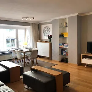 https://modern-apartment-at-2-steps-from-beach.bruges-hotels.info